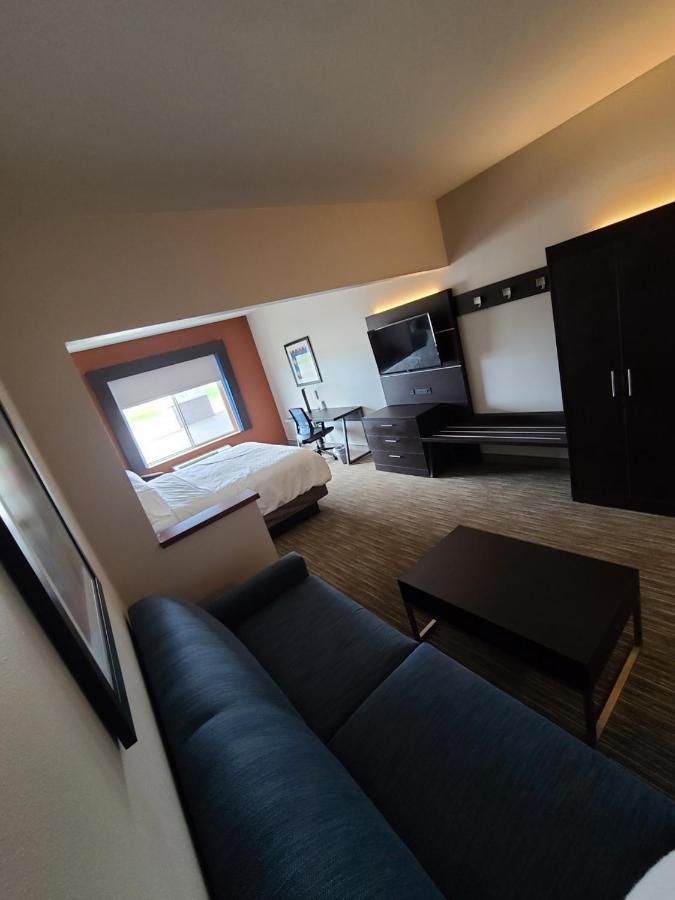 Holiday Inn Express Hotel & Suites Sheldon By Ihg Exterior foto